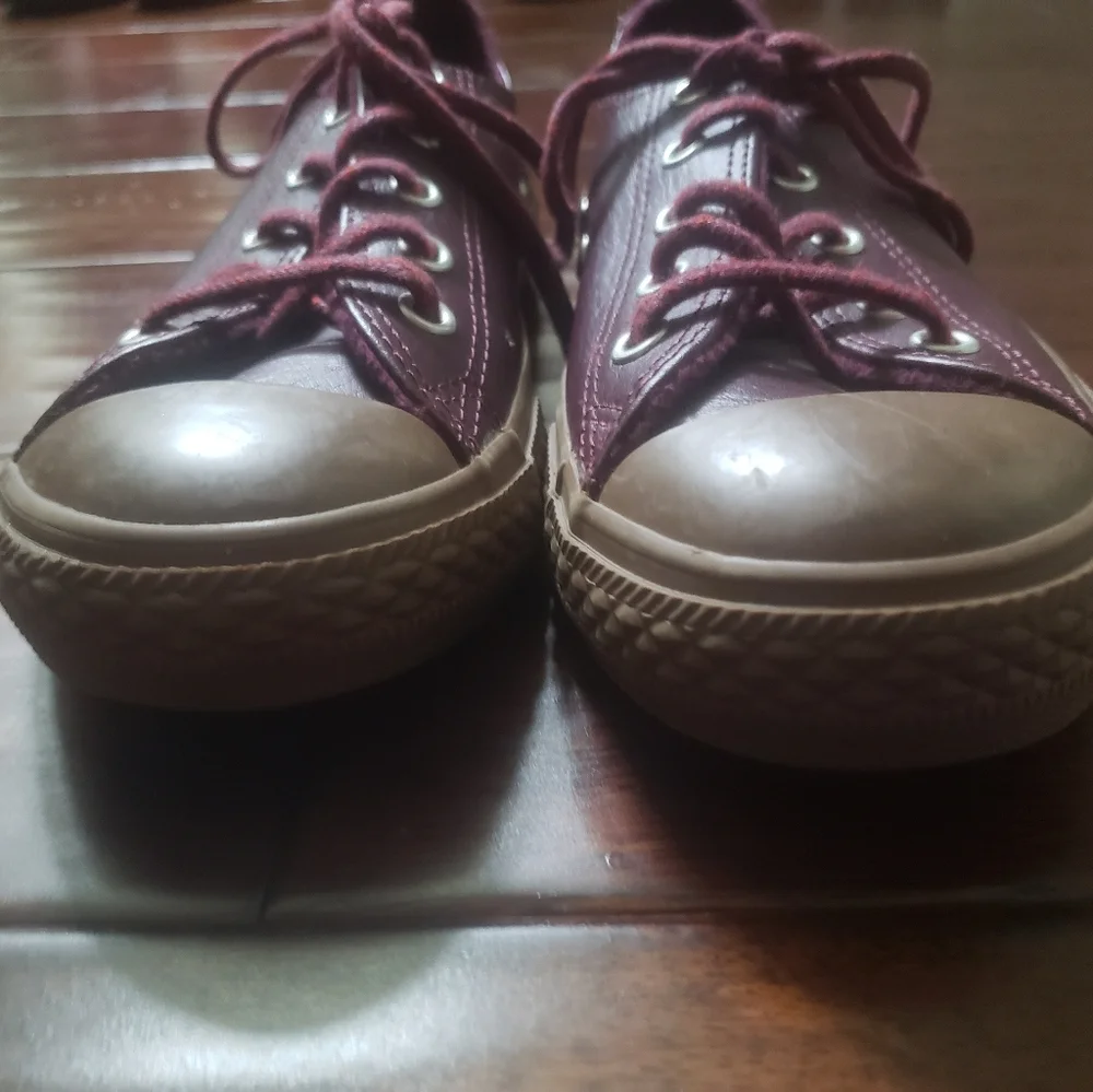 Boys Maroon/Burgundy Converse